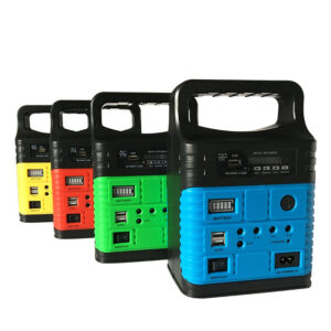 Générateur solaire portable 8000 mAh avec panneau solaire, FM/MP3, Bluetooth & 3 lampes LED – pour usage intérieur et extérieur